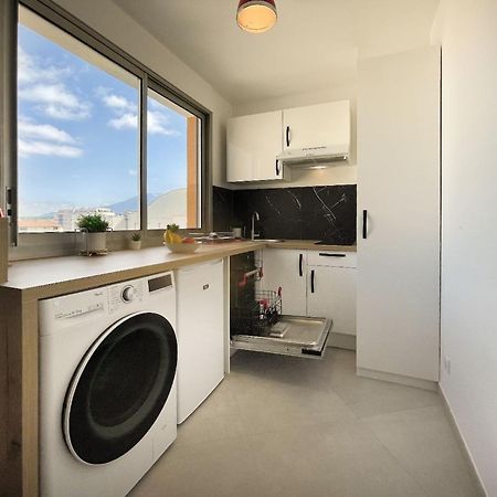 Homey Superchill - Appartement Moderne Et Tout Equipe - Netflix Et Wifi Inclus - Situe En Hyper-Centre - Proche Geneve 안마스 외부 사진