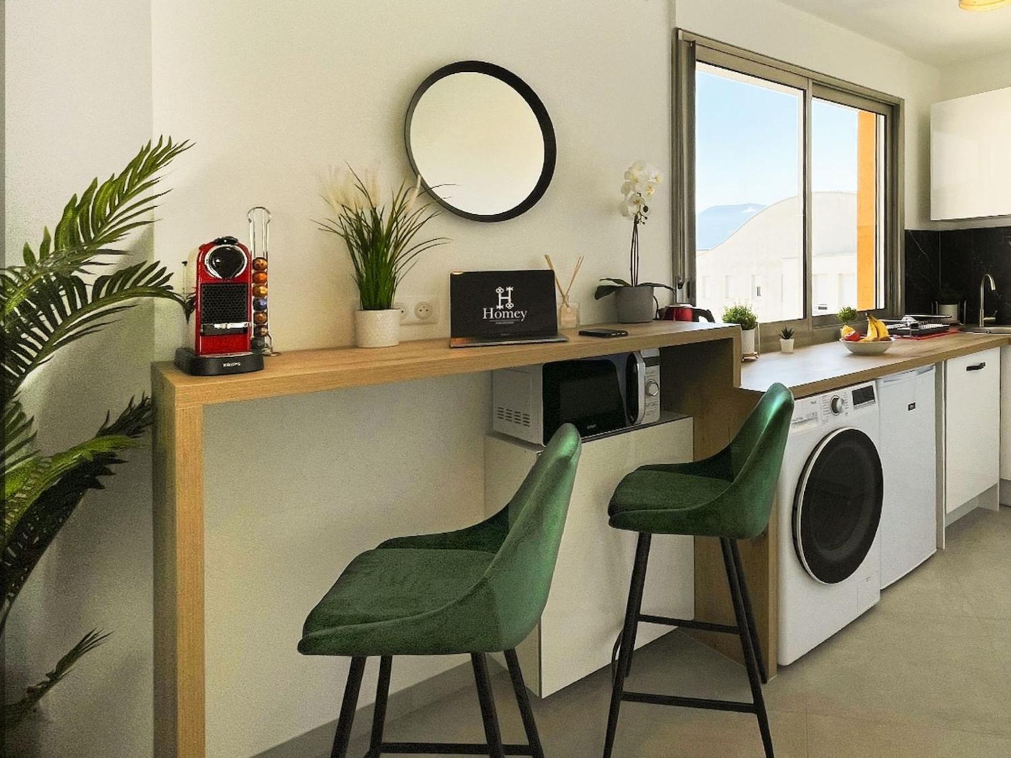 Homey Superchill - Appartement Moderne Et Tout Equipe - Netflix Et Wifi Inclus - Situe En Hyper-Centre - Proche Geneve 안마스 외부 사진