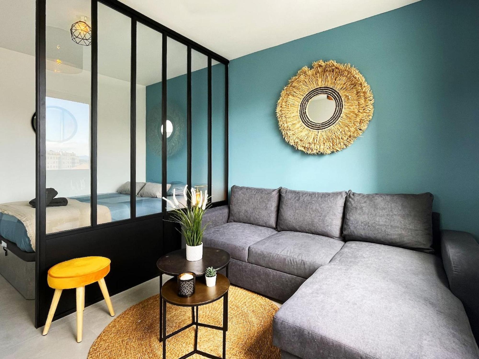 Homey Superchill - Appartement Moderne Et Tout Equipe - Netflix Et Wifi Inclus - Situe En Hyper-Centre - Proche Geneve 안마스 외부 사진